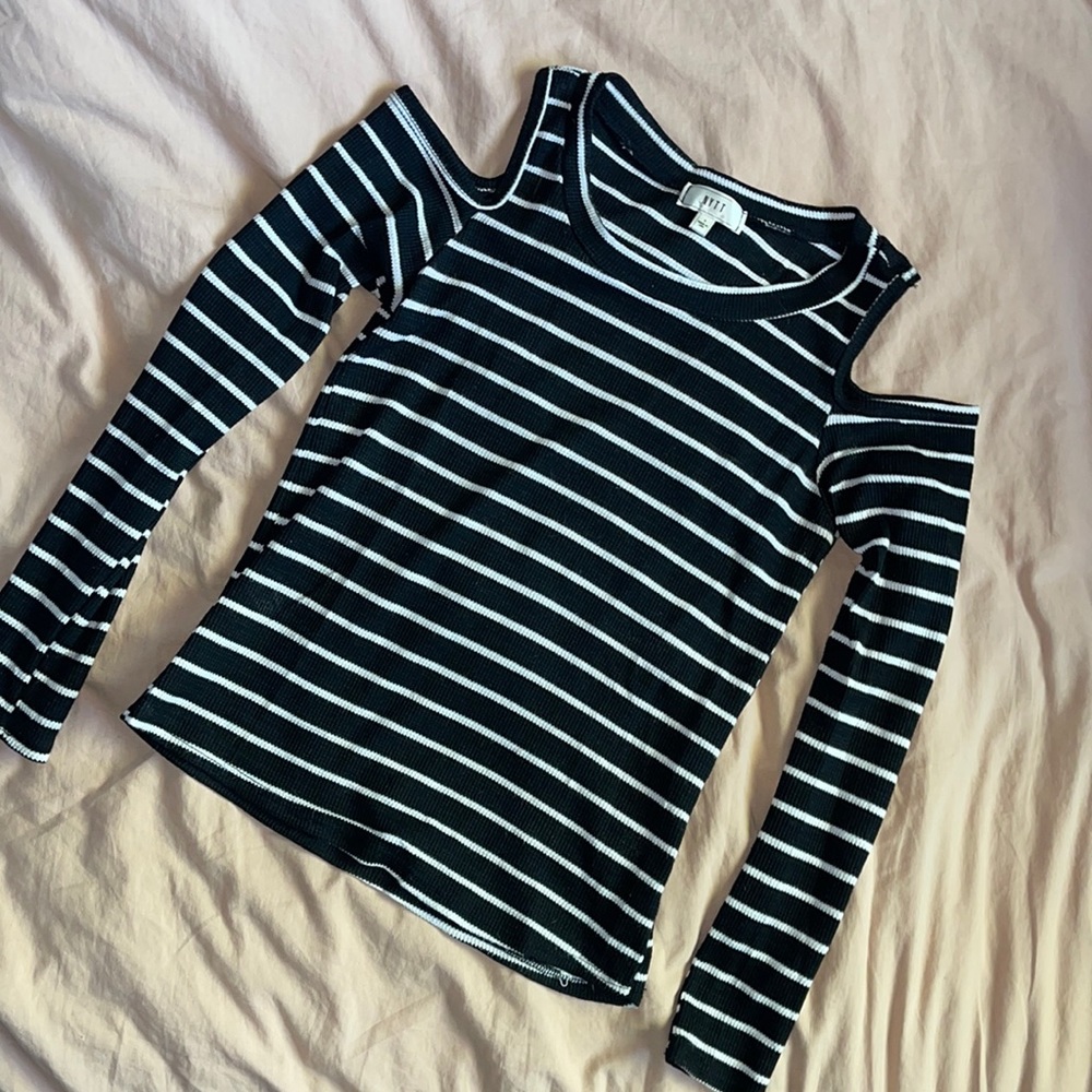 Striped Cold Shoulder Thermal